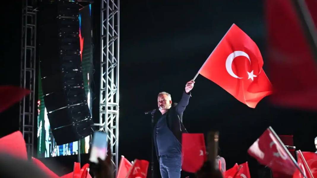 Haluk Levent Kepez’de Müzik Şöleni Yaşattı 6